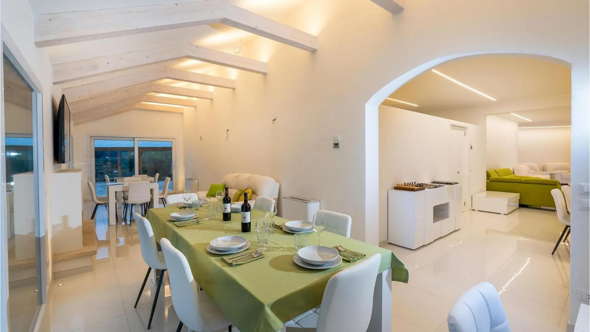 Stunning Home In Arezzo With Wifi